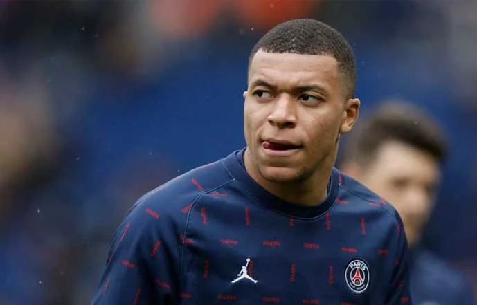 ماذا قال كيليان مبابي عن مستقبله بعد التتويج بالدوري الفرنسي؟